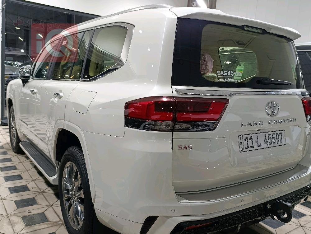 Toyota Land Cruiser